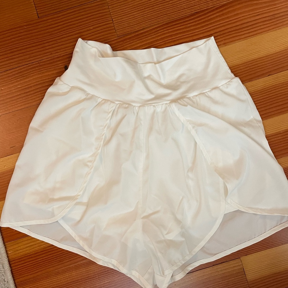 White halara shorts